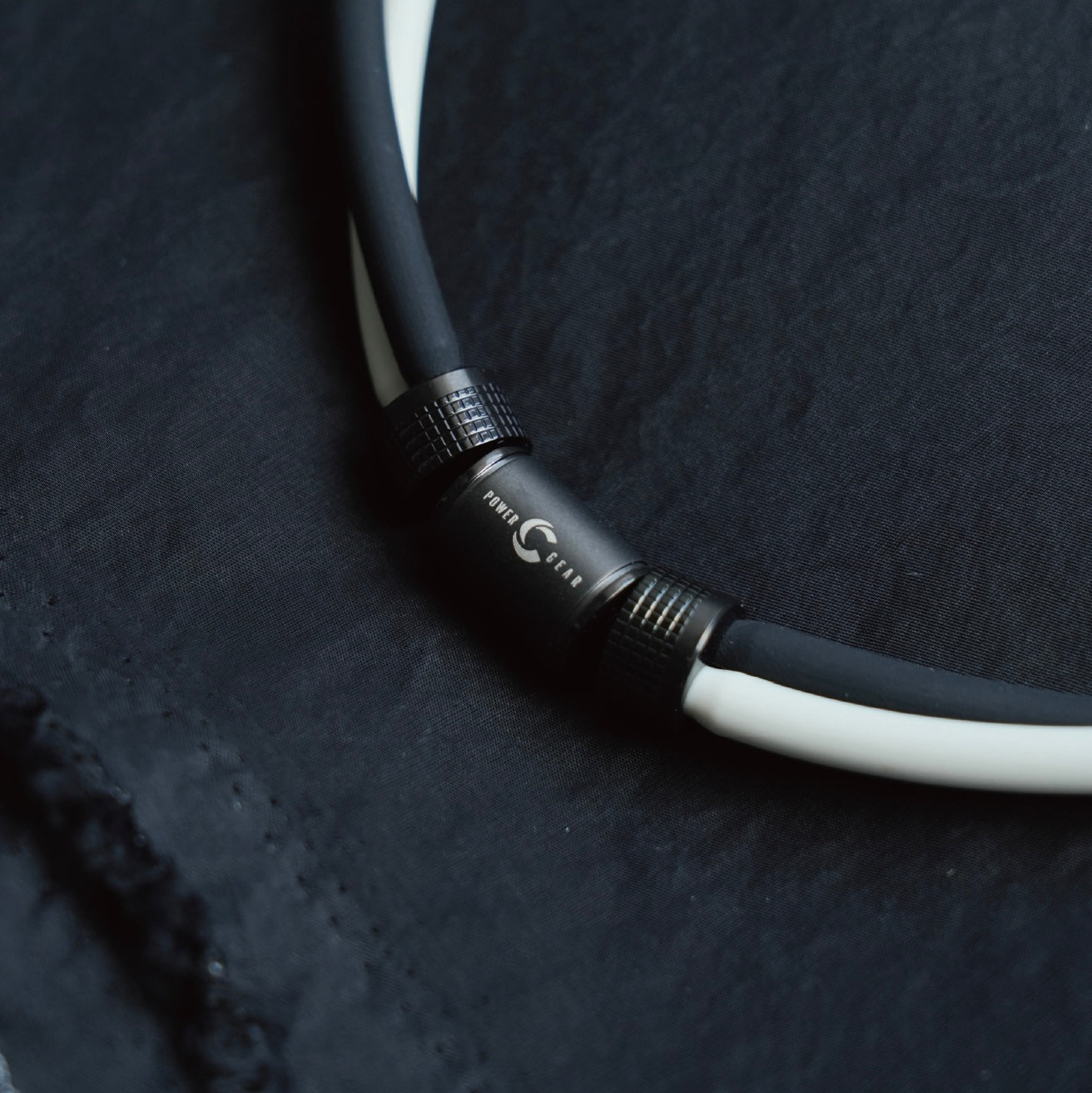 【限定100本受注枠】パワードギア DualMag ネックレス/ WHITE/BLACK